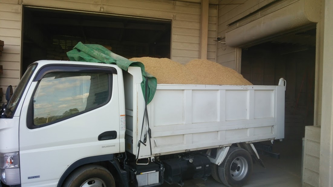 桂農産ではお米からごみをできる限りださない努力をしています。